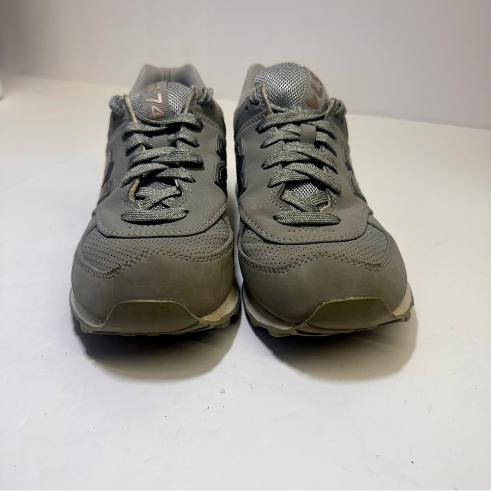 New Balance 574 women’s size‎ 8